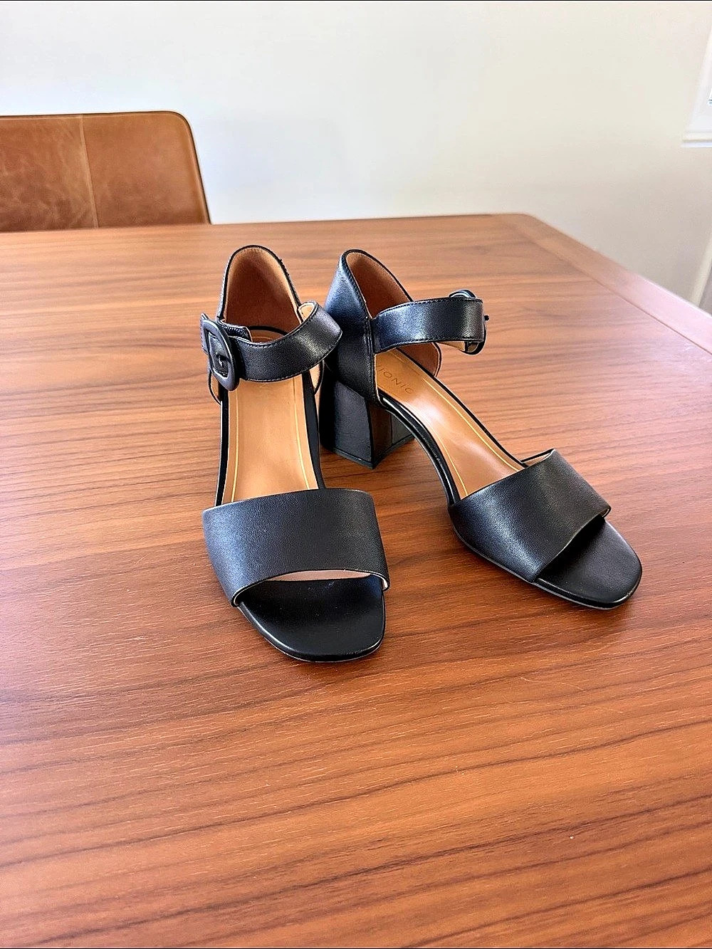 Vionic Black Block Heel Ankle Strap Sandals Like New